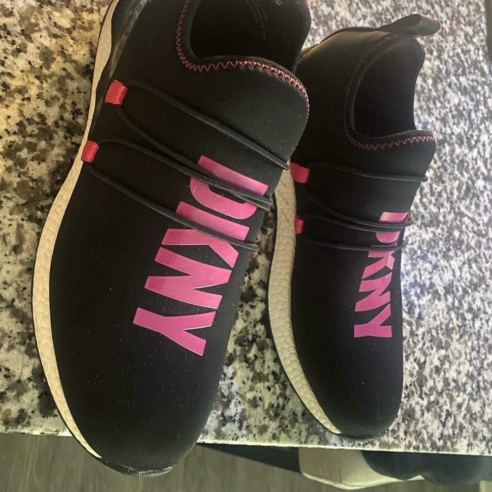 DKNY Women's Black and Pink Sneakers